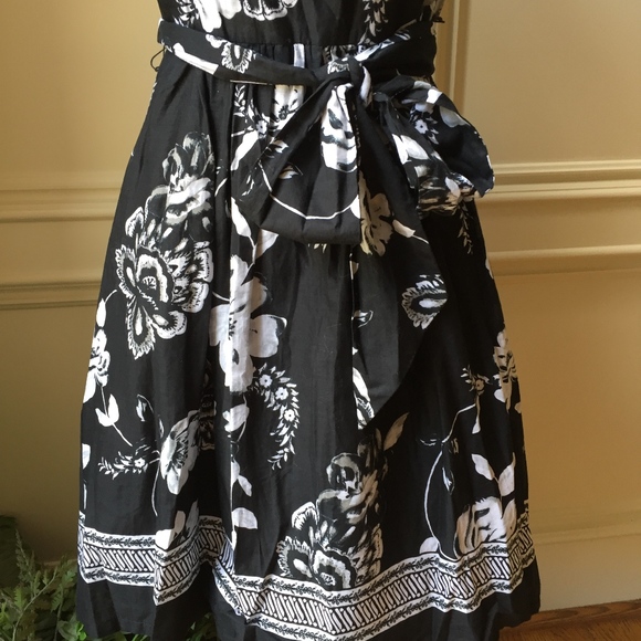 LAST CHANCE 💎NWT💎 WHBM Halter Dress - Picture 3 of 5